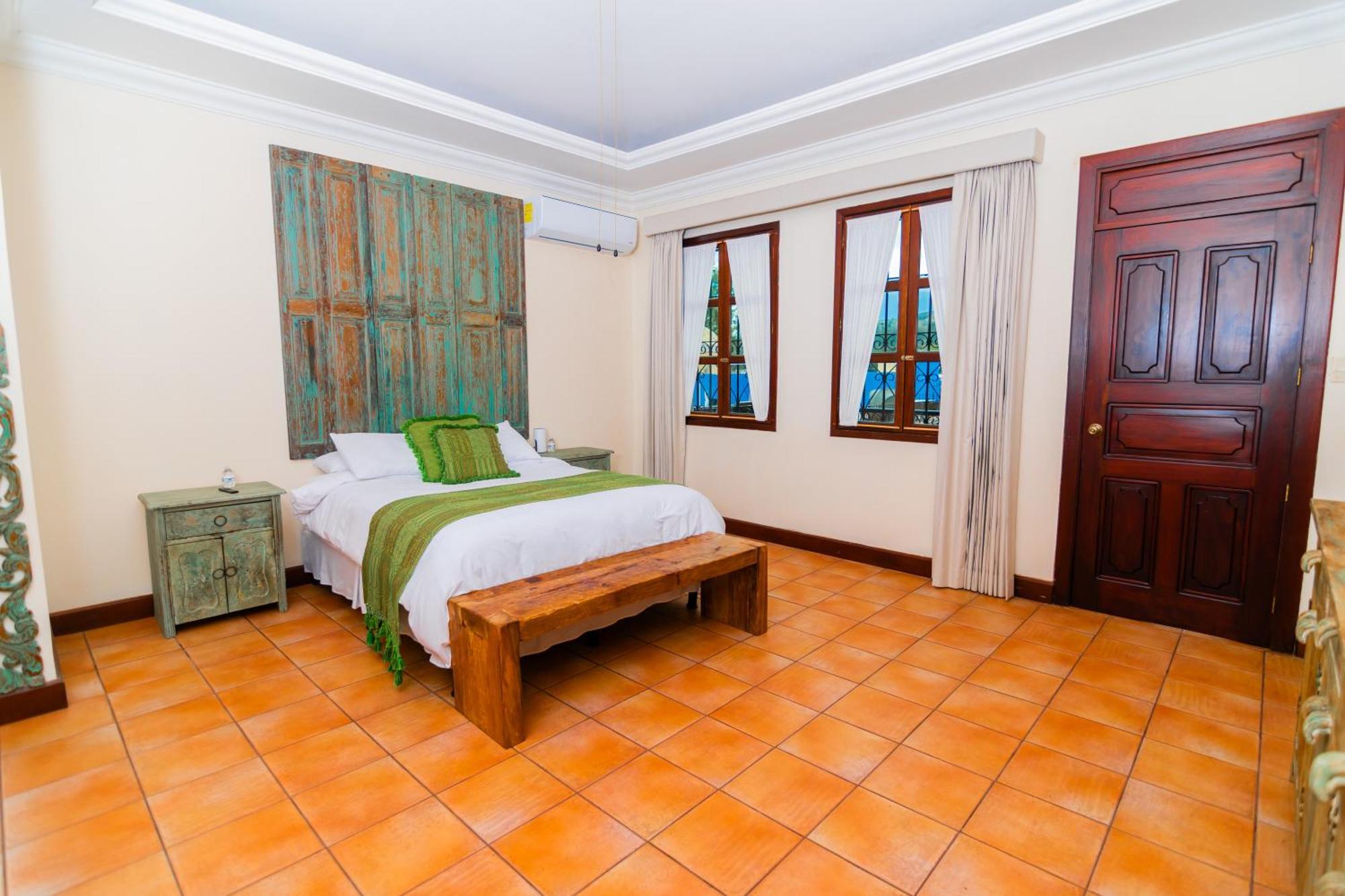 Santa Margarita Bed & Breakfast Antigua Exterior photo